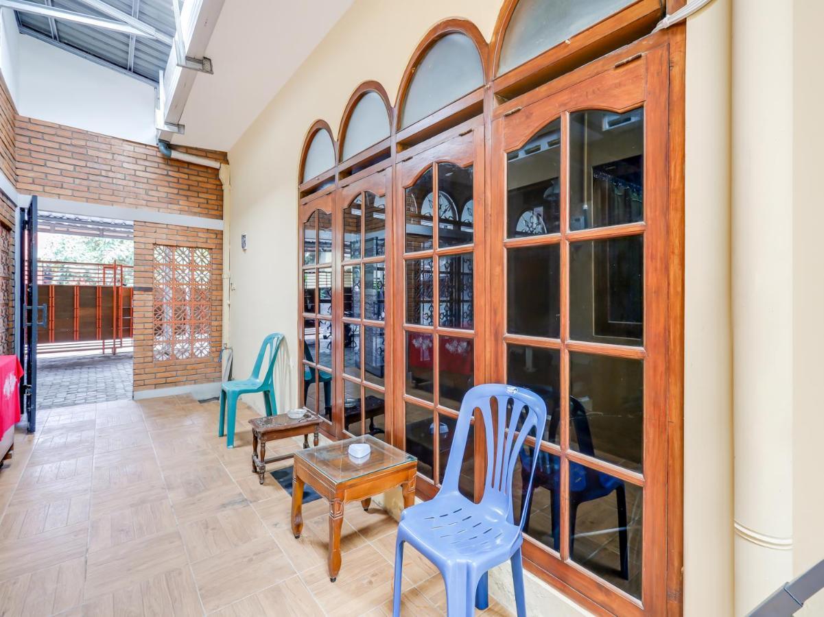 Oyo 90095 Indah Homestay Syariah Kejayan 外观 照片