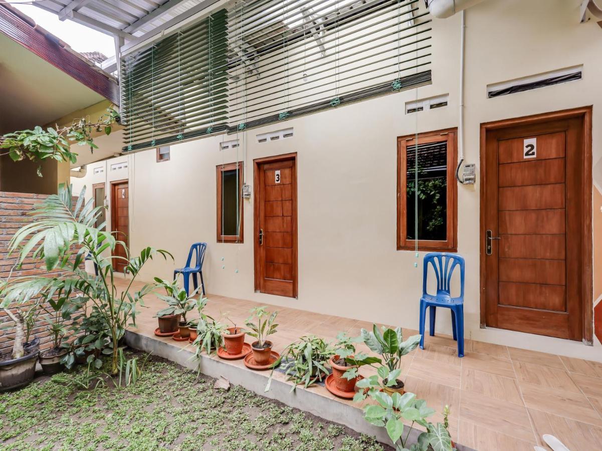 Oyo 90095 Indah Homestay Syariah Kejayan 外观 照片