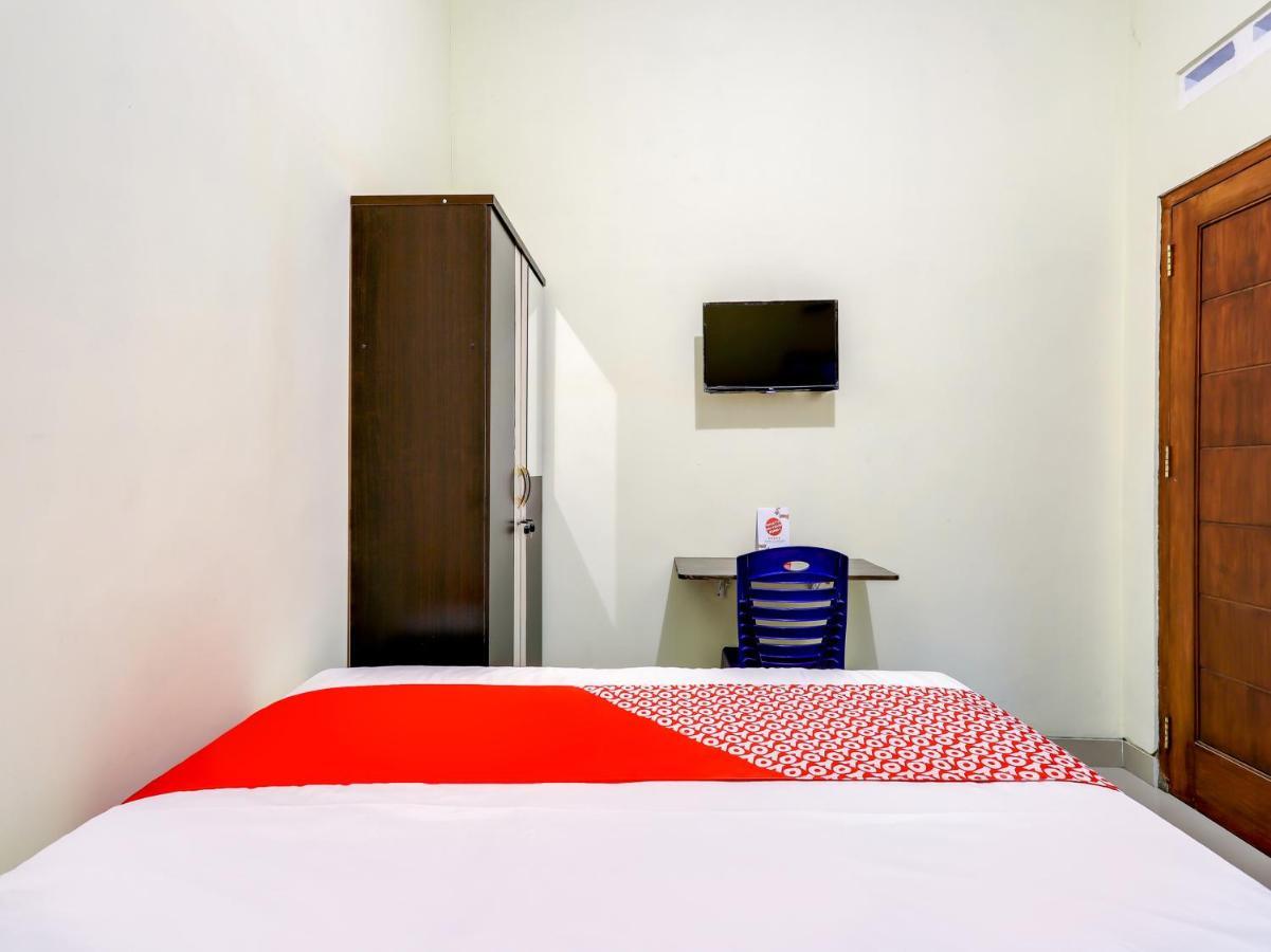 Oyo 90095 Indah Homestay Syariah Kejayan 外观 照片