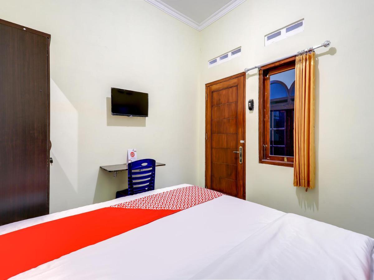 Oyo 90095 Indah Homestay Syariah Kejayan 外观 照片