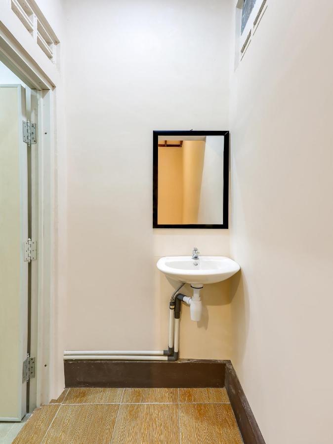Oyo 90095 Indah Homestay Syariah Kejayan 外观 照片