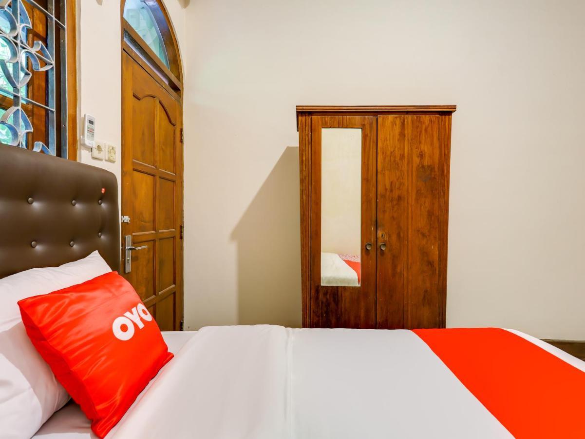Oyo 90095 Indah Homestay Syariah Kejayan 外观 照片