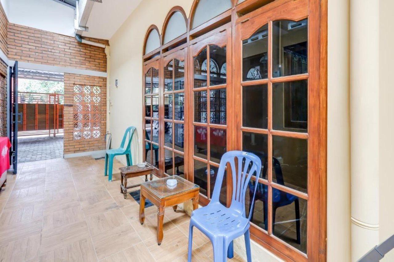 Oyo 90095 Indah Homestay Syariah Kejayan 外观 照片