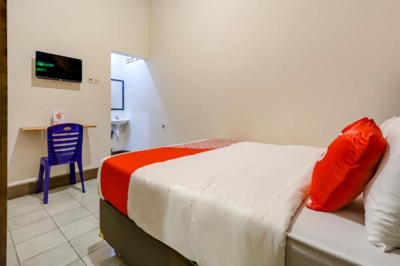 Oyo 90095 Indah Homestay Syariah Kejayan 外观 照片